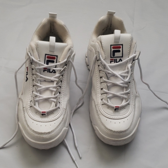 do fila shoes run small